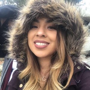 Meet your Posher, Elvia